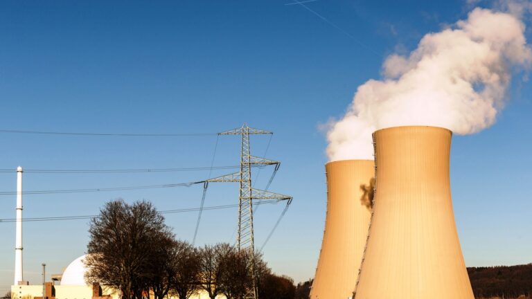 Nuclear power investment: Proven strategies for financing