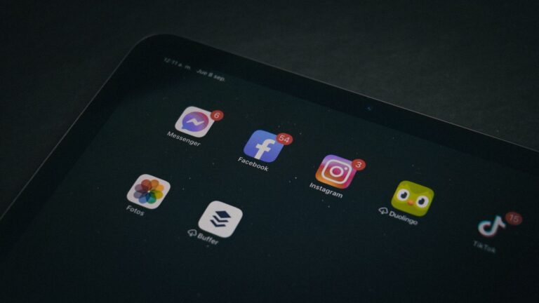 AI-Powered Facebook Algorithm: Smart Feature for Better Feed