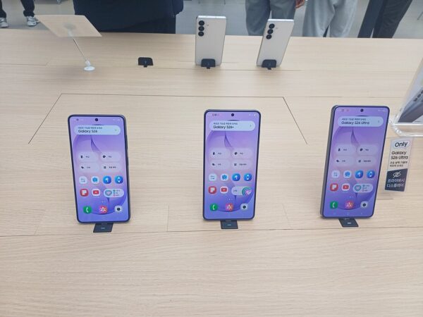 Samsung Galaxy phone deals: What are the best festive offers?
